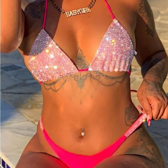 Bikini - Picture 2 of 4